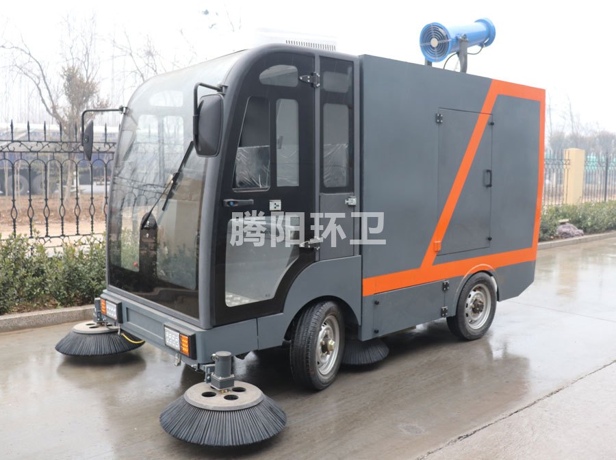 TY-2400型电动驾驶式扫地车